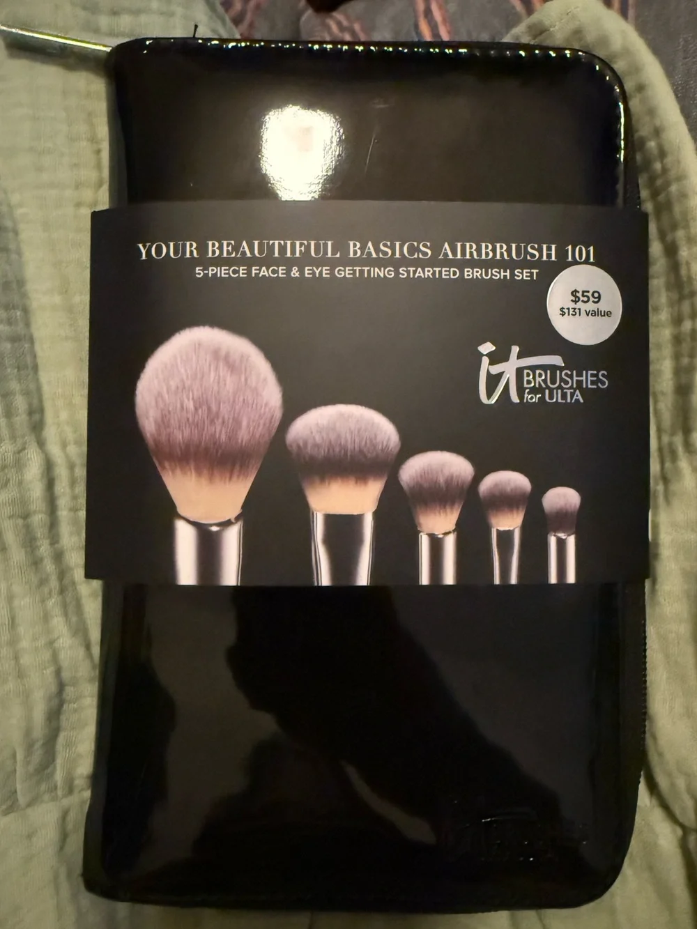 It brushes for ULTA YOUR BEAUTIFUL BASICS AIRBRUSH 101 brush set